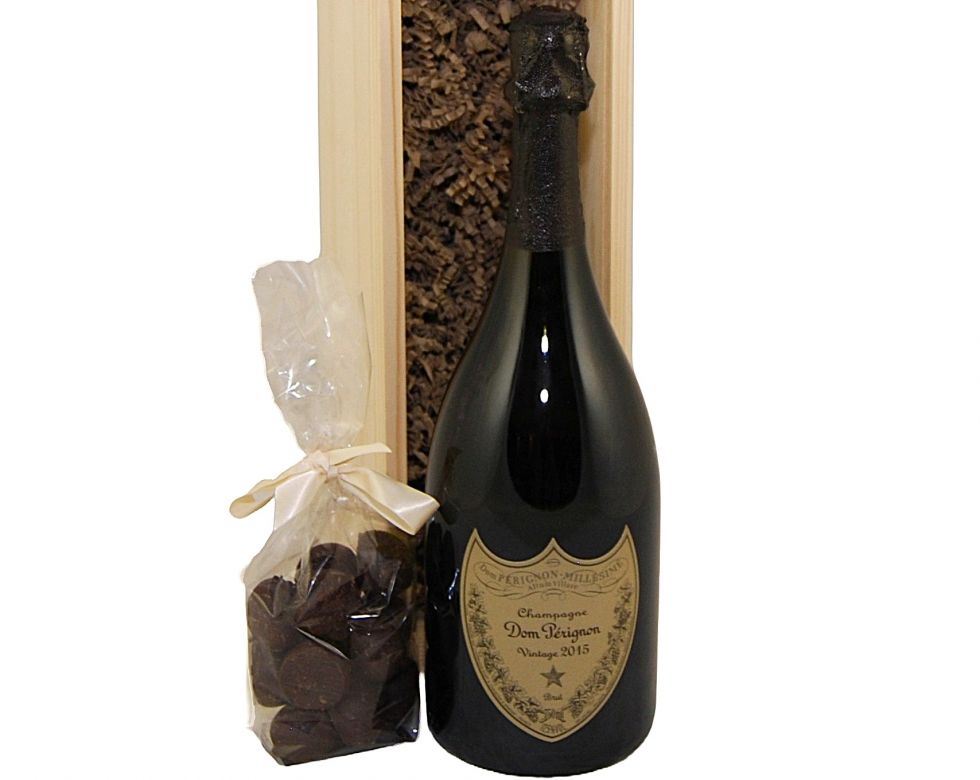 Dom Pérignon Vintage 2017 & Truffles Wood Box